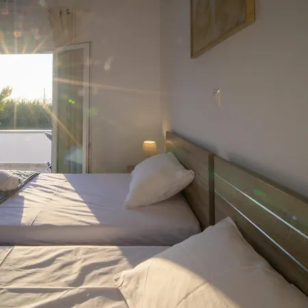 Arezina's Vromolithos