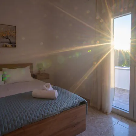 Arezina's Lejlighed Vromolithos